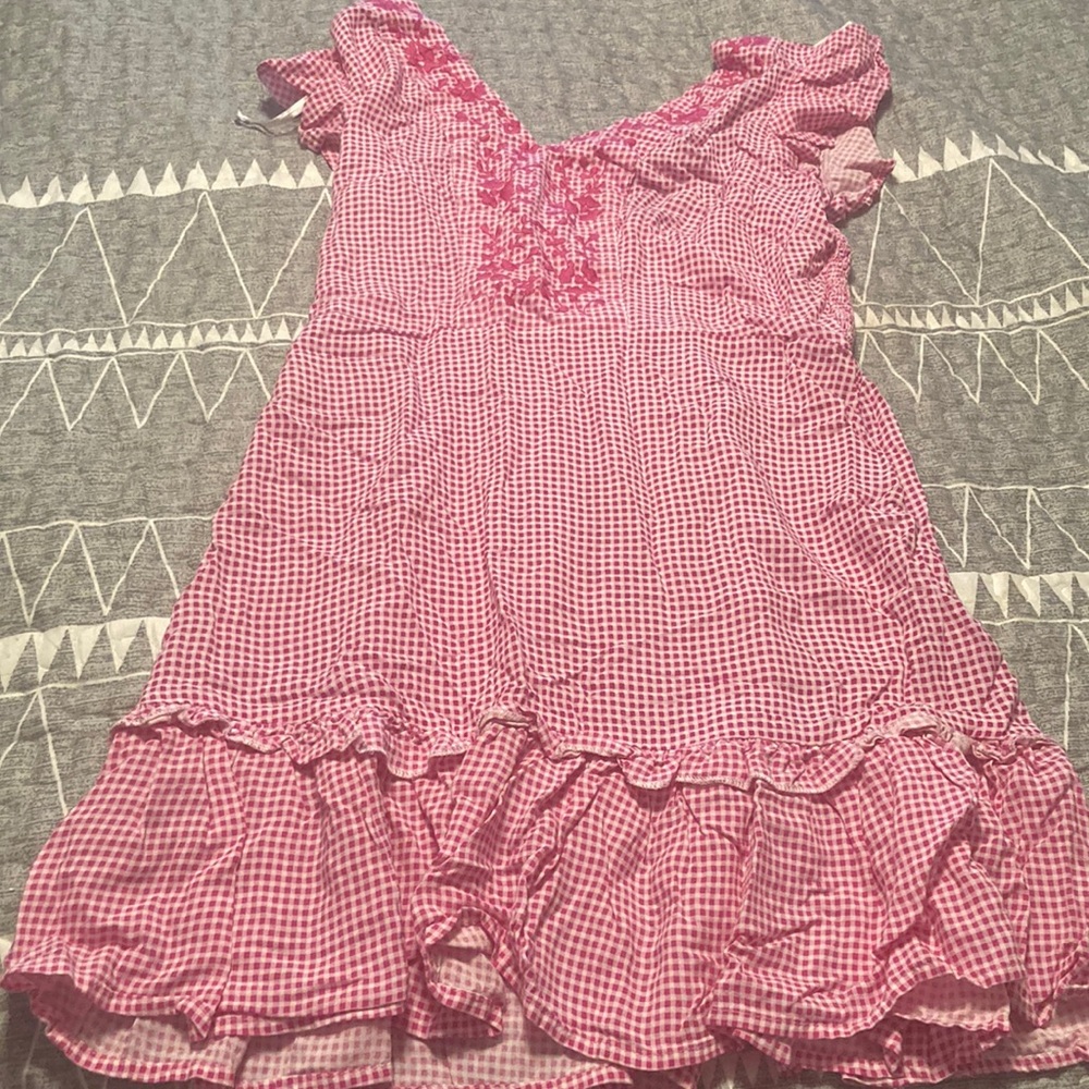 Sleeveless ruffled summer dress